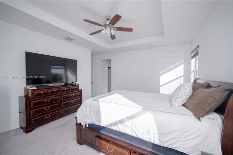 House in Homestead, Florida 4 bedrooms, 246.66 sq.m. № 1806356 - photo 16