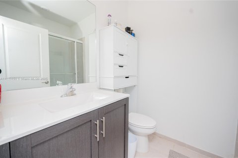 House in Homestead, Florida 4 bedrooms, 246.66 sq.m. № 1806356 - photo 25