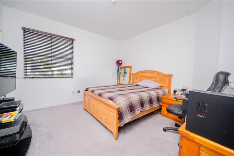 House in Homestead, Florida 4 bedrooms, 246.66 sq.m. № 1806356 - photo 24