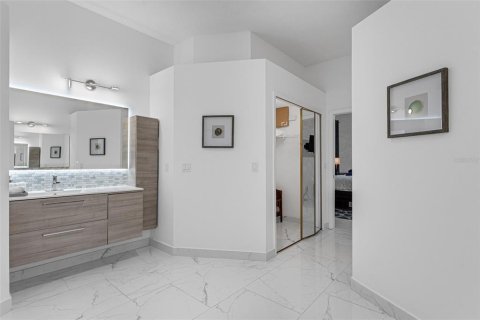 Casa en venta en Orlando, Florida, 4 dormitorios, 232.26 m2 № 1907448 - foto 18