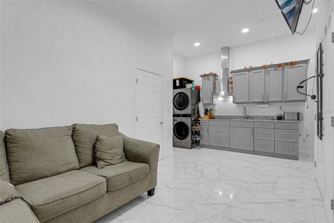 Casa en venta en Orlando, Florida, 4 dormitorios, 232.26 m2 № 1907448 - foto 25