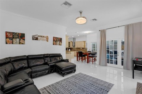 Casa en venta en Orlando, Florida, 4 dormitorios, 232.26 m2 № 1907448 - foto 8
