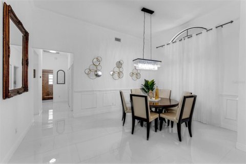 Casa en venta en Orlando, Florida, 4 dormitorios, 232.26 m2 № 1907448 - foto 13