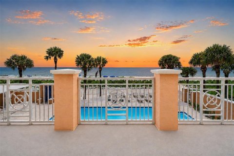 Copropriété à vendre à Madeira Beach, Floride: 3 chambres, 256.41 m2 № 2342483 - photo 10