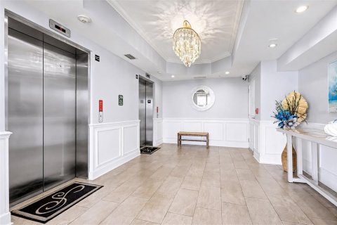 Copropriété à vendre à Madeira Beach, Floride: 3 chambres, 256.41 m2 № 2342483 - photo 16