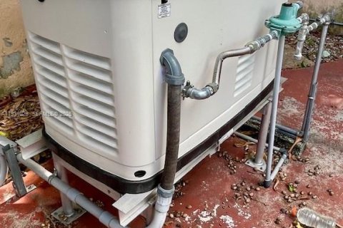 Снять в аренду виллу или дом в Майами, Флорида 10 спален, 284.19м2, № 2034777 - фото 6