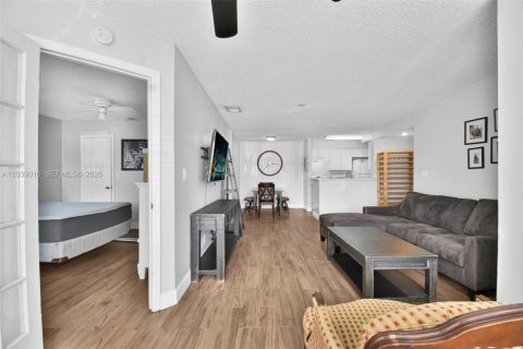 Condo in Davie, Florida, 1 bedroom  № 2274724 - photo 12