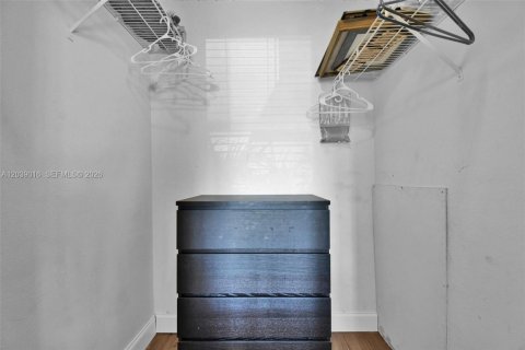 Condo in Davie, Florida, 1 bedroom  № 2274724 - photo 21