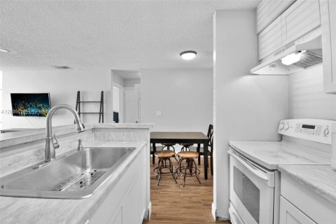 Condo in Davie, Florida, 1 bedroom  № 2274724 - photo 7