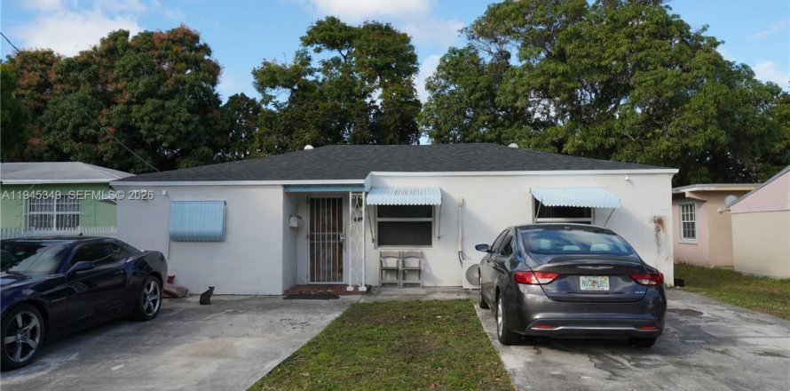 Casa en North Miami Beach, Florida 3 dormitorios, 137.22 m2 № 2002407