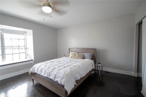 Touwnhouse à louer à North Miami, Floride: 2 chambres, 137.68 m2 № 2154186 - photo 6