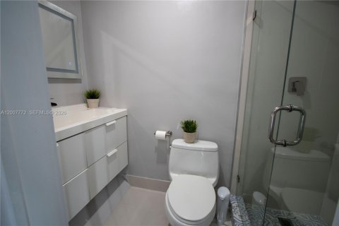 Touwnhouse à louer à North Miami, Floride: 2 chambres, 137.68 m2 № 2154186 - photo 8