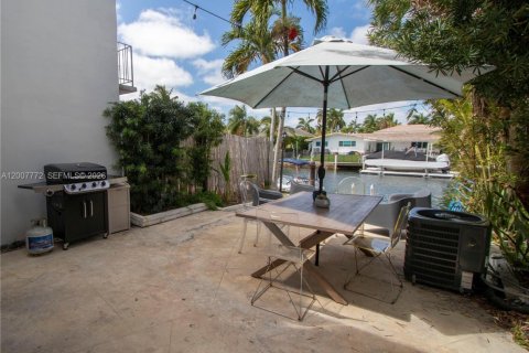 Touwnhouse à louer à North Miami, Floride: 2 chambres, 137.68 m2 № 2154186 - photo 11