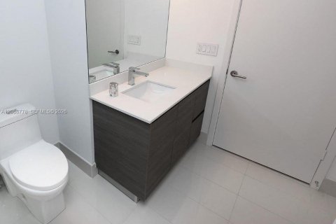 Copropriété à louer à Miami, Floride: 2 chambres, 102.84 m2 № 2363413 - photo 18