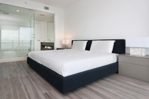 Copropriété à louer à Miami, Floride: 2 chambres, 102.84 m2 № 2363413 - photo 12