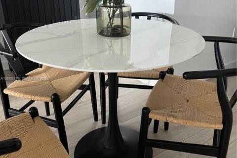 Copropriété à louer à Miami, Floride: 2 chambres, 102.84 m2 № 2363413 - photo 8