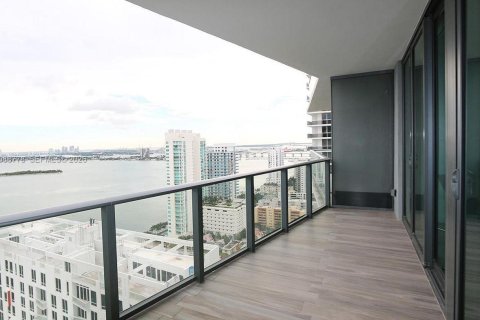 Copropriété à louer à Miami, Floride: 2 chambres, 102.84 m2 № 2363413 - photo 3