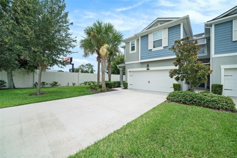 Townhouse in Oldsmar, Florida 4 bedrooms, 240.34 sq.m. № 1824631 - photo 3