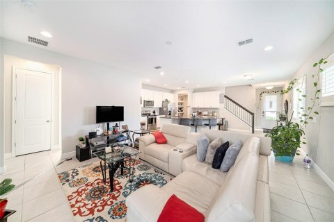 Townhouse in Oldsmar, Florida 4 bedrooms, 240.34 sq.m. № 1824631 - photo 6