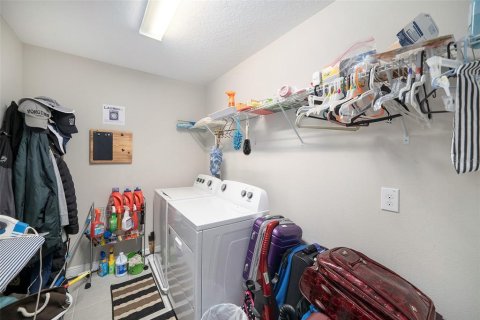 Townhouse in Oldsmar, Florida 4 bedrooms, 240.34 sq.m. № 1824631 - photo 20