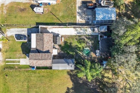 House in Tampa, Florida 5 bedrooms, 111.67 sq.m. № 2232535 - photo 3