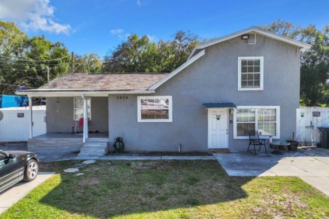 House in Tampa, Florida 5 bedrooms, 111.67 sq.m. № 2232535