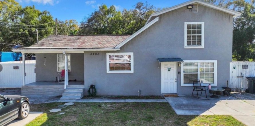 House in Tampa, Florida 5 bedrooms, 111.67 sq.m. № 2232535