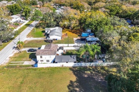 House in Tampa, Florida 5 bedrooms, 111.67 sq.m. № 2232535 - photo 2