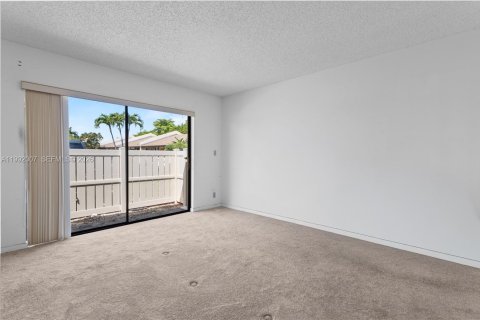 Купить виллу или дом в Маргит, Флорида 2 спальни, 96.43м2, № 2055368 - фото 4