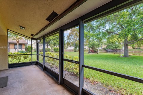 Купить виллу или дом в Маргит, Флорида 2 спальни, 96.43м2, № 2055368 - фото 22