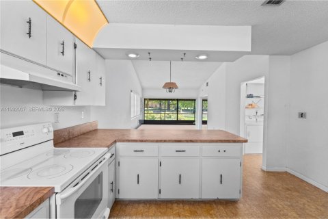 Купить виллу или дом в Маргит, Флорида 2 спальни, 96.43м2, № 2055368 - фото 25