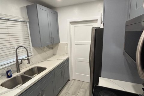 Villa ou maison à louer à Miami Gardens, Floride: 4 chambres, 143.16 m2 № 1966410 - photo 7