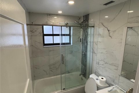 Villa ou maison à louer à Miami Gardens, Floride: 4 chambres, 143.16 m2 № 1966410 - photo 8