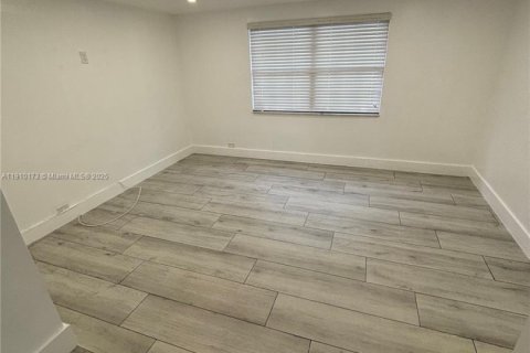 Villa ou maison à louer à Miami Gardens, Floride: 4 chambres, 143.16 m2 № 1966410 - photo 12