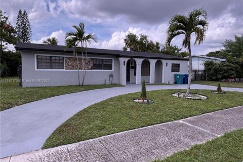 Villa ou maison à louer à Miami Gardens, Floride: 4 chambres, 143.16 m2 № 1966410 - photo 30