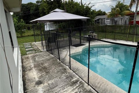 Villa ou maison à louer à Miami Gardens, Floride: 4 chambres, 143.16 m2 № 1966410 - photo 26