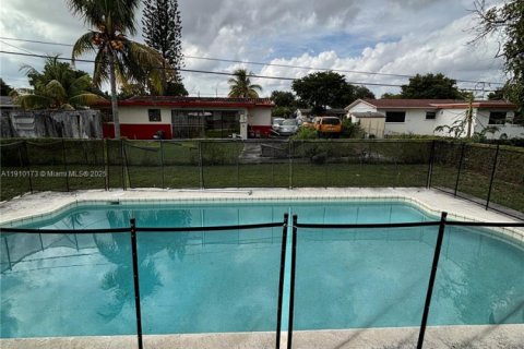 Villa ou maison à louer à Miami Gardens, Floride: 4 chambres, 143.16 m2 № 1966410 - photo 28