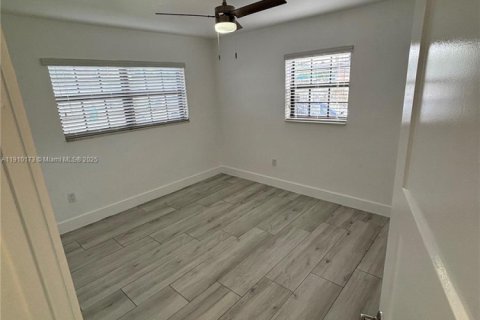 Villa ou maison à louer à Miami Gardens, Floride: 4 chambres, 143.16 m2 № 1966410 - photo 16