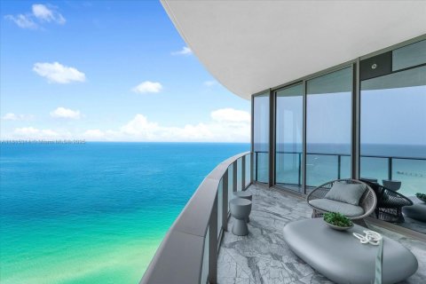 Купить кондоминиум в Санни-Айлс-Бич, Флорида 3 спальни, 286.14м2, № 2022735 - фото 17