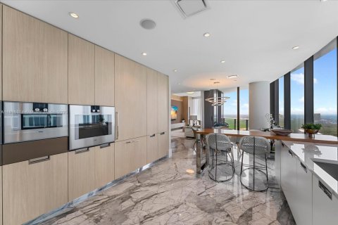 Купить кондоминиум в Санни-Айлс-Бич, Флорида 3 спальни, 286.14м2, № 2022735 - фото 22