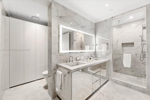 Купить кондоминиум в Санни-Айлс-Бич, Флорида 3 спальни, 286.14м2, № 2022735 - фото 9