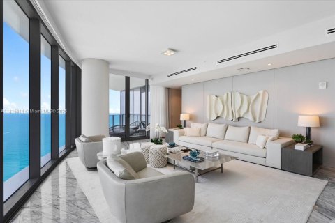 Купить кондоминиум в Санни-Айлс-Бич, Флорида 3 спальни, 286.14м2, № 2022735 - фото 27