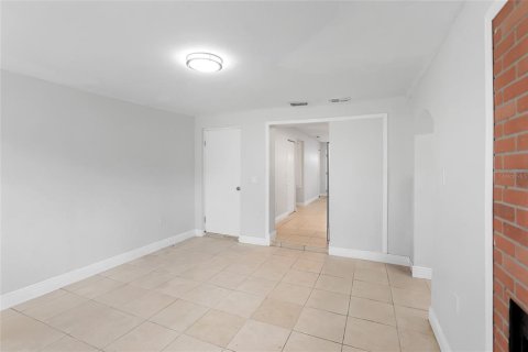 House in Orlando, Florida 4 bedrooms, 160.26 sq.m. № 1808512 - photo 15