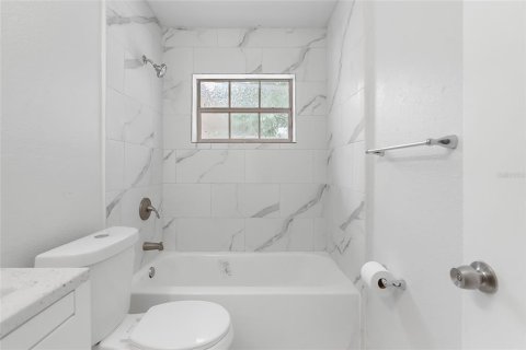House in Orlando, Florida 4 bedrooms, 160.26 sq.m. № 1808512 - photo 17
