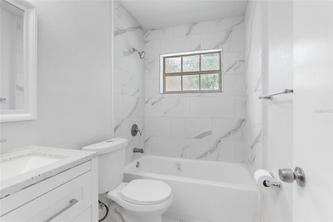 House in Orlando, Florida 4 bedrooms, 160.26 sq.m. № 1808512 - photo 16