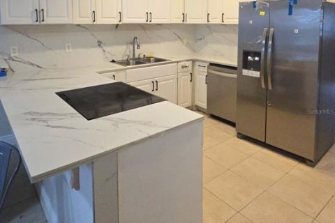 House in Orlando, Florida 4 bedrooms, 160.26 sq.m. № 1808512 - photo 3