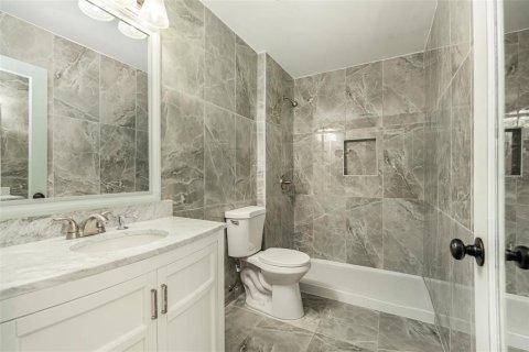 House in Wesley Chapel, Florida 4 bedrooms, 204.38 sq.m. № 1649776 - photo 27