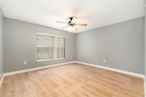 House in Wesley Chapel, Florida 4 bedrooms, 204.38 sq.m. № 1649776 - photo 14