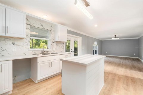 House in Wesley Chapel, Florida 4 bedrooms, 204.38 sq.m. № 1649776 - photo 10