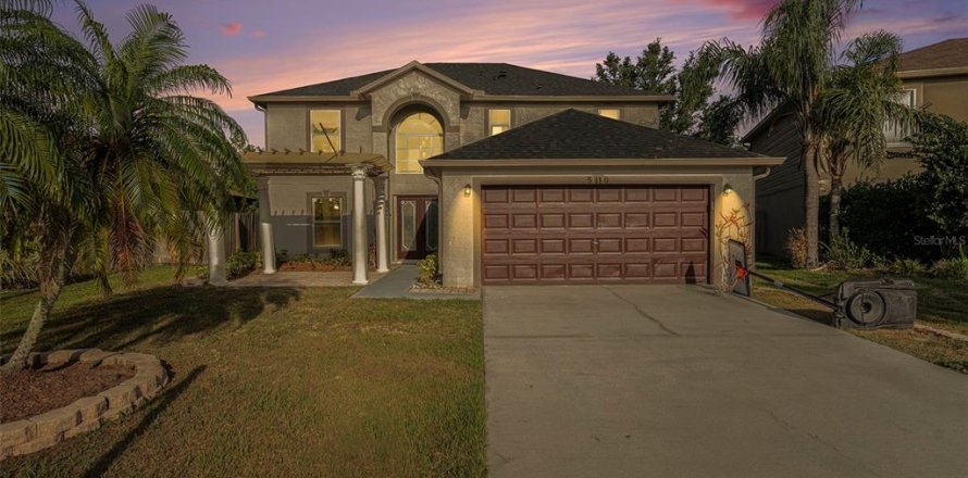 House in Wesley Chapel, Florida 4 bedrooms, 204.38 sq.m. № 1649776